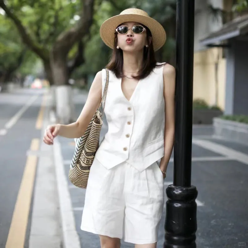 2025 High-end bamboo hemp vest shorts set women's new summer thin ramie outer wear small vest