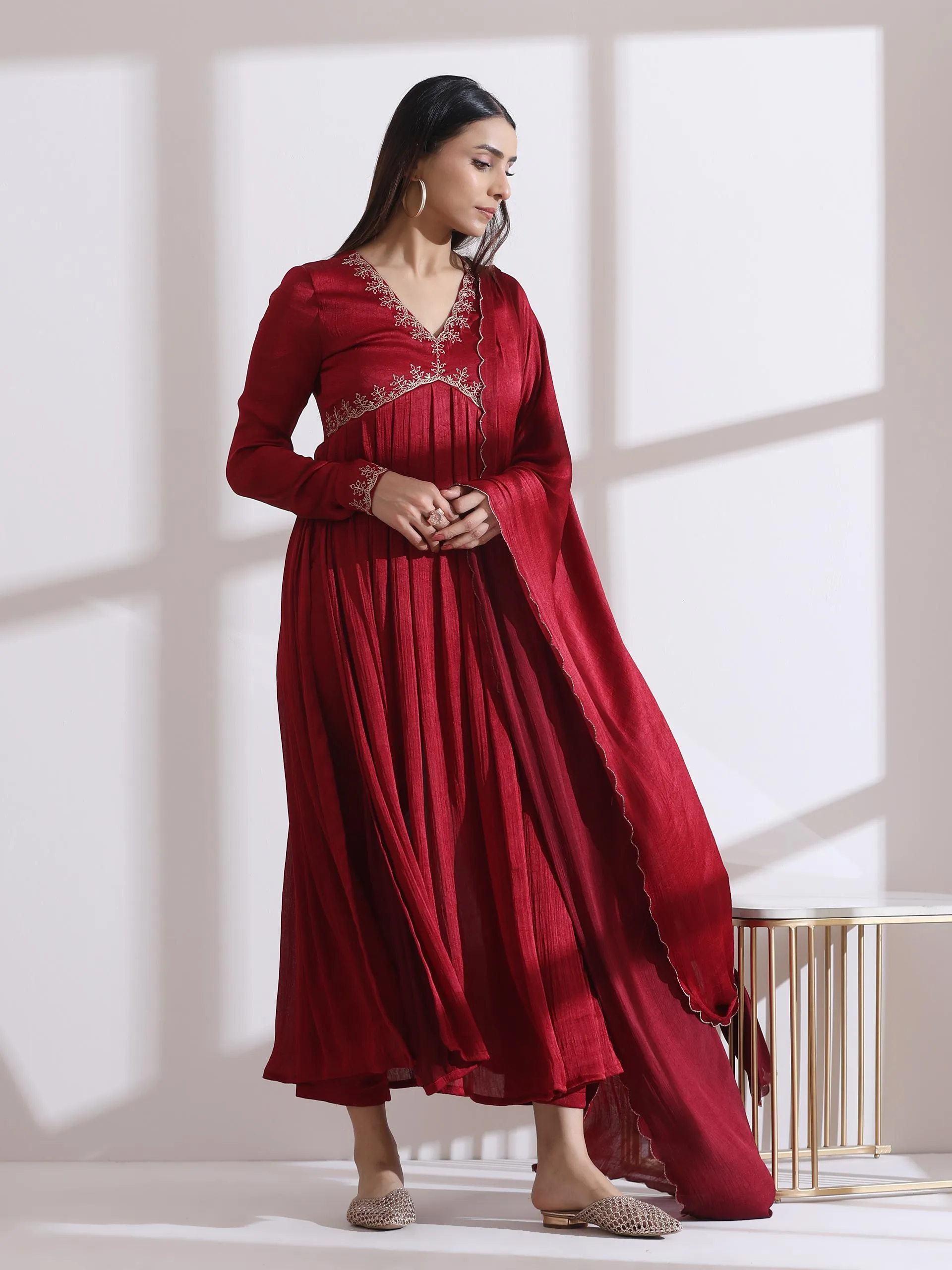 3 Pc Set - Dual Shade Maroon Butter Chiffon With High Slit And Embroidery With Matching Pants And Dupatta