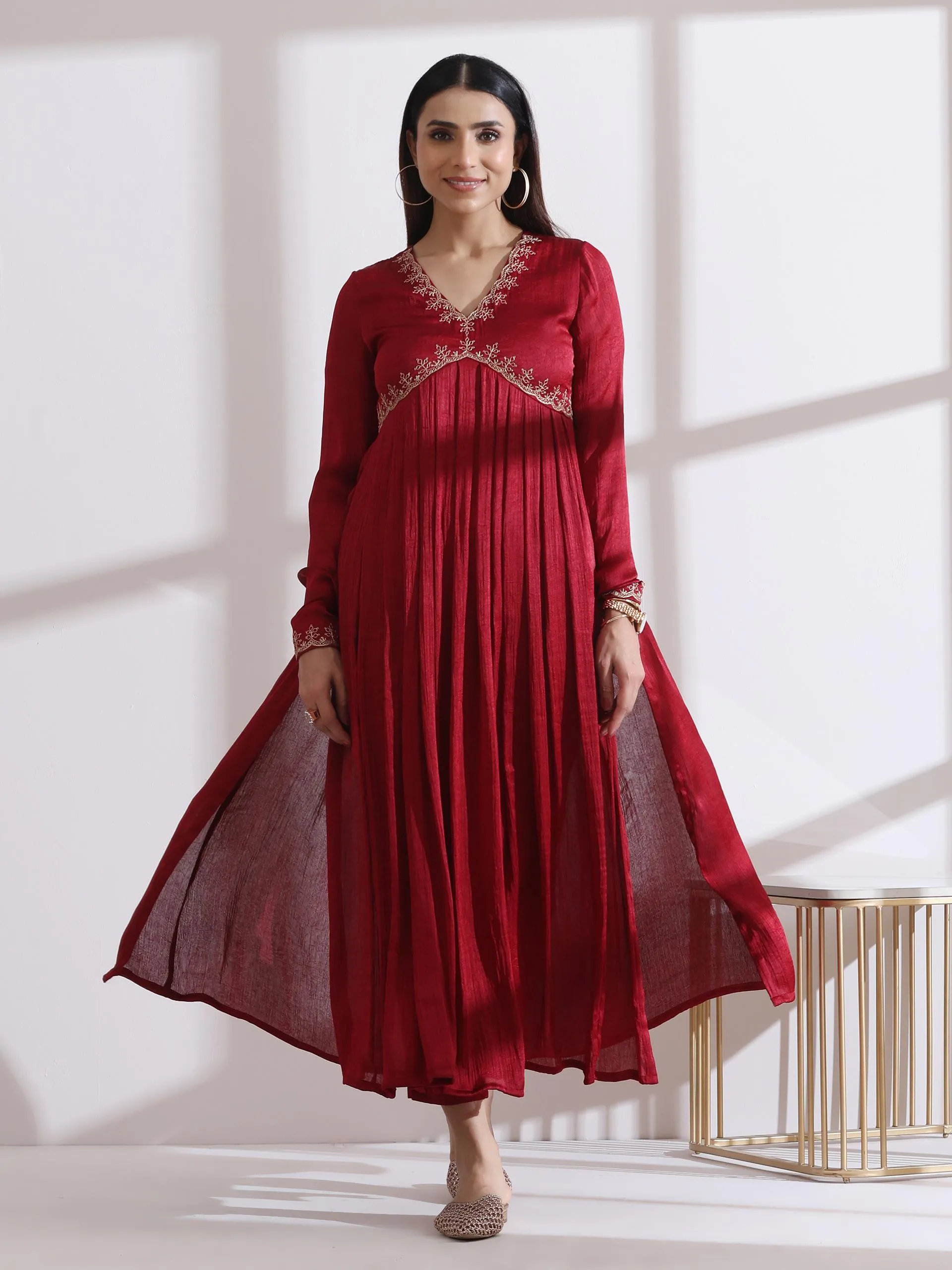3 Pc Set - Dual Shade Maroon Butter Chiffon With High Slit And Embroidery With Matching Pants And Dupatta