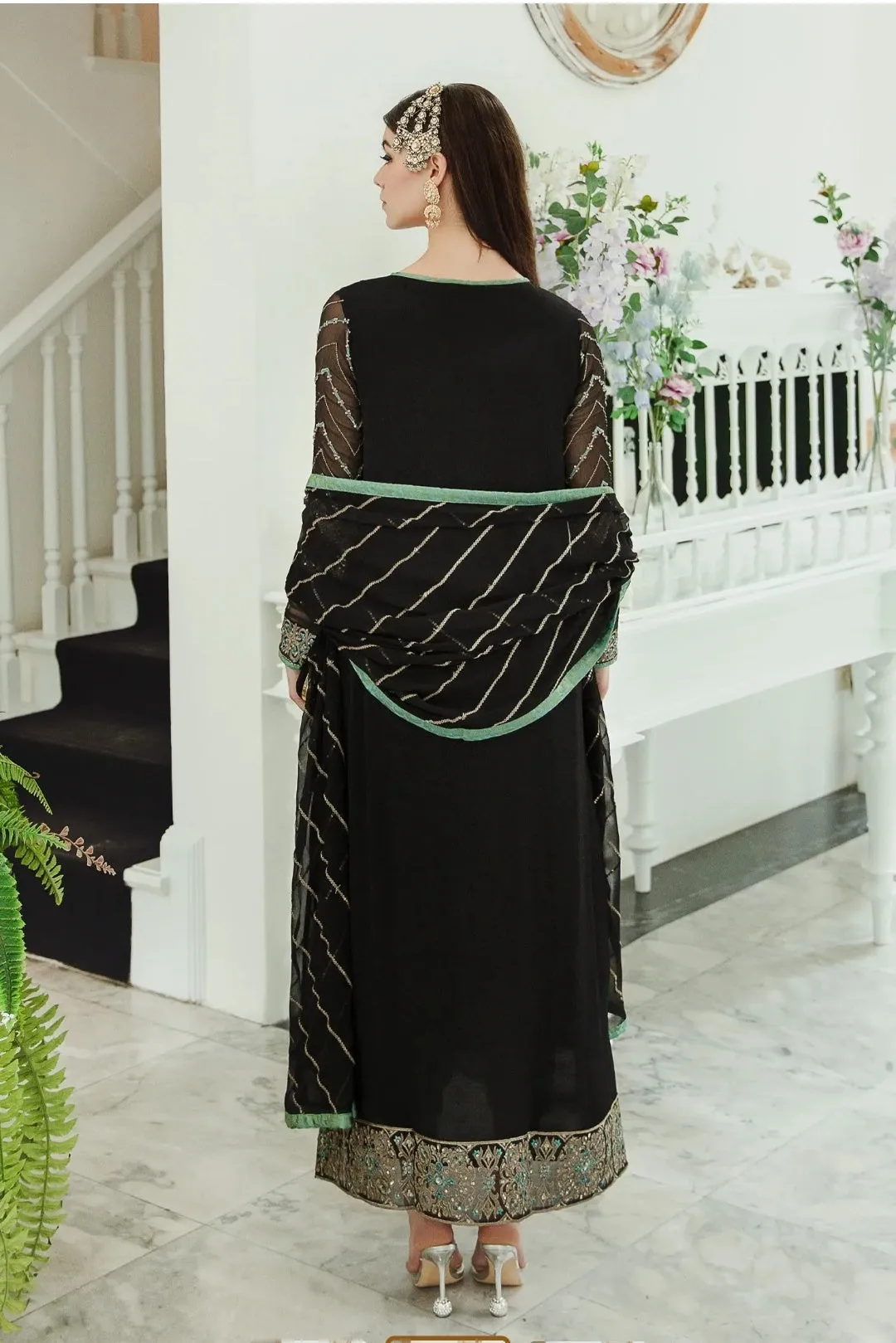 ARIYA | SW23-507- BLACK- IMAN- FREESIA