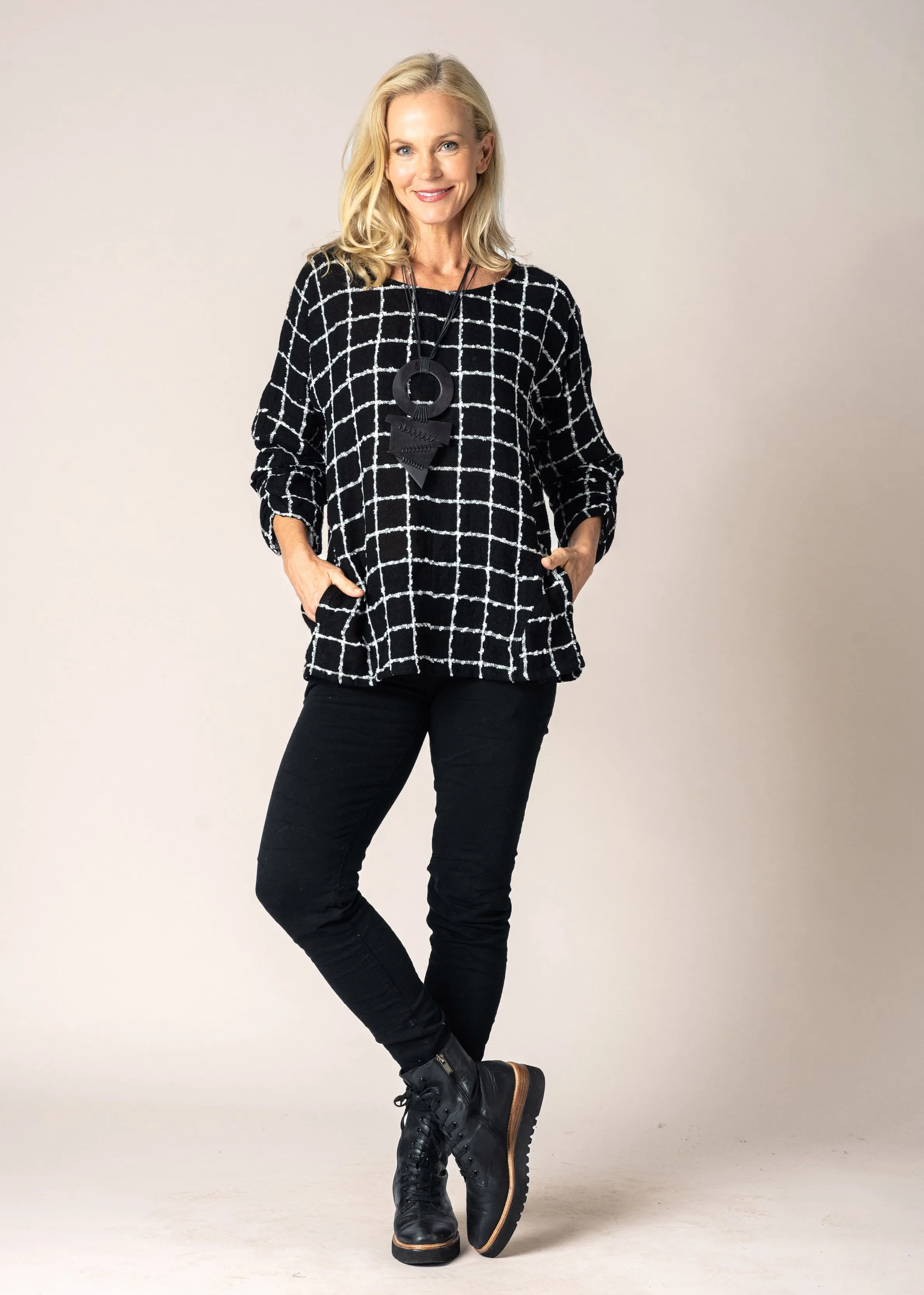 Carmina Linen Top in Onyx