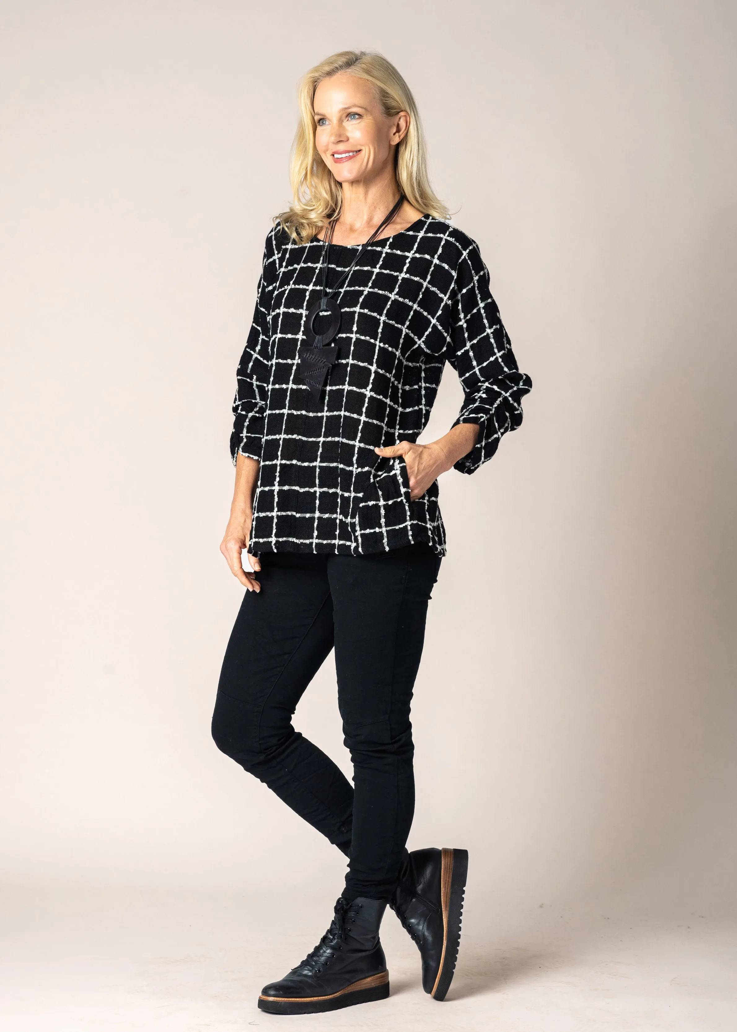 Carmina Linen Top in Onyx