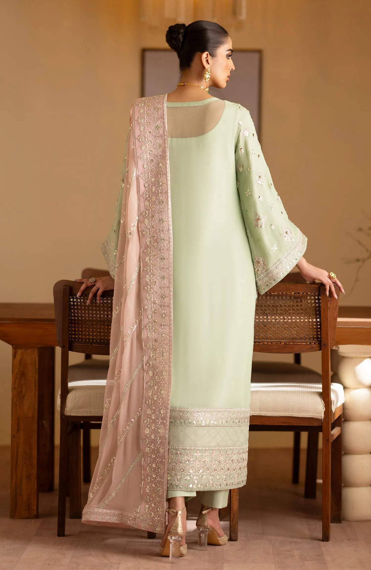 EMAAN ADEEL | Romansiyyah Luxury Formals' 24 | NAJMEH