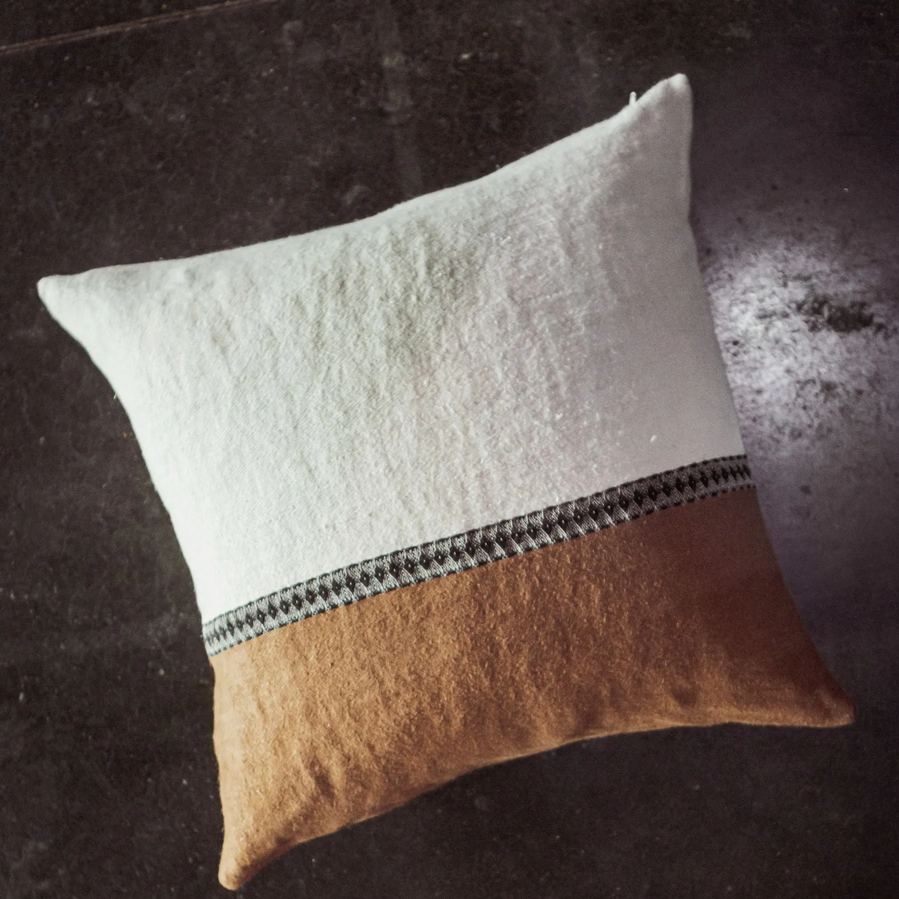 etienne pillow cover