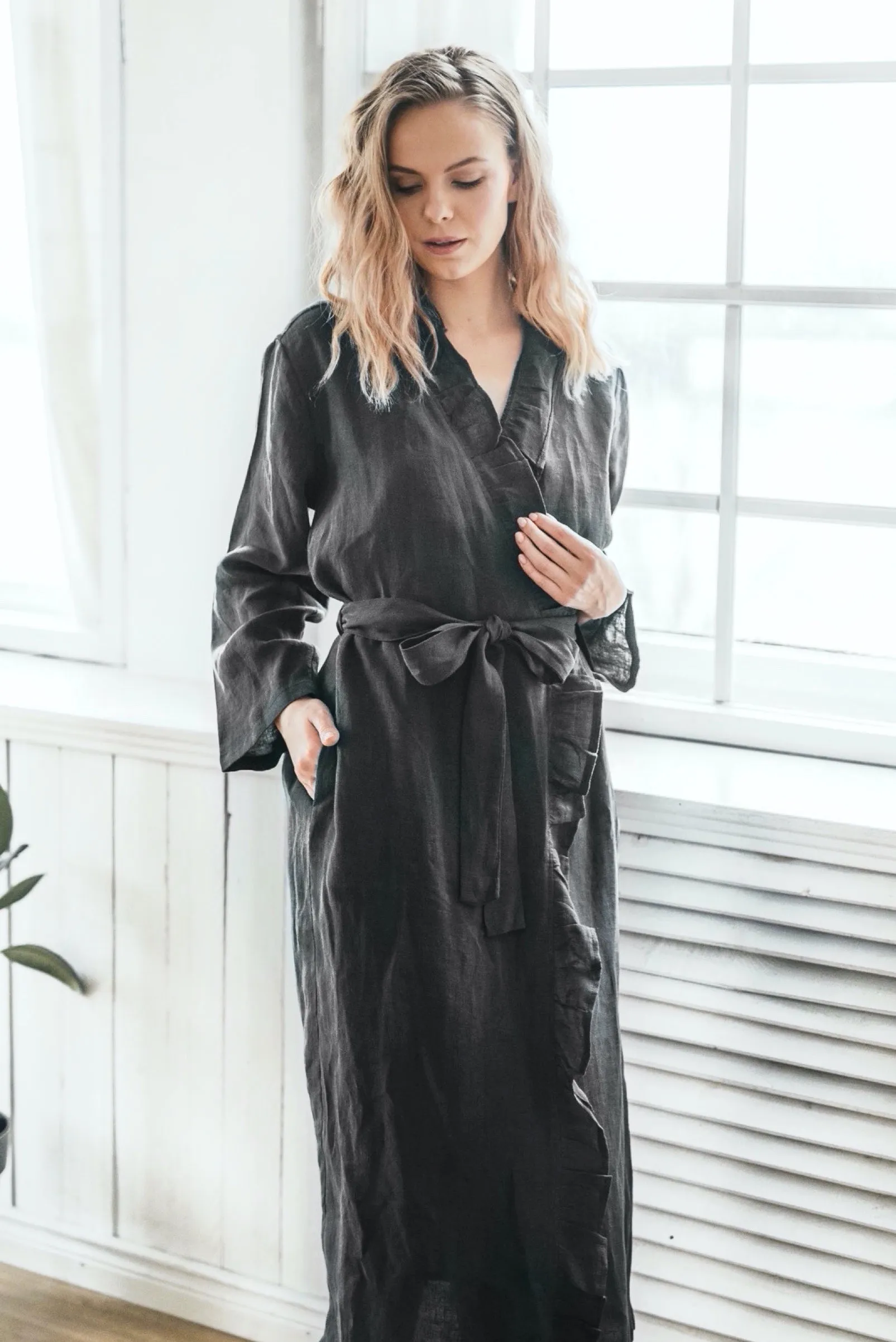 Linen ruffle bathrobe