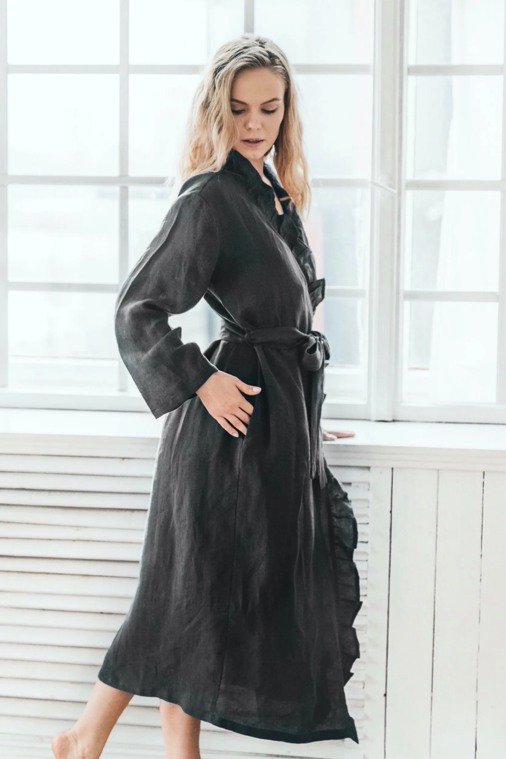 Linen ruffle bathrobe