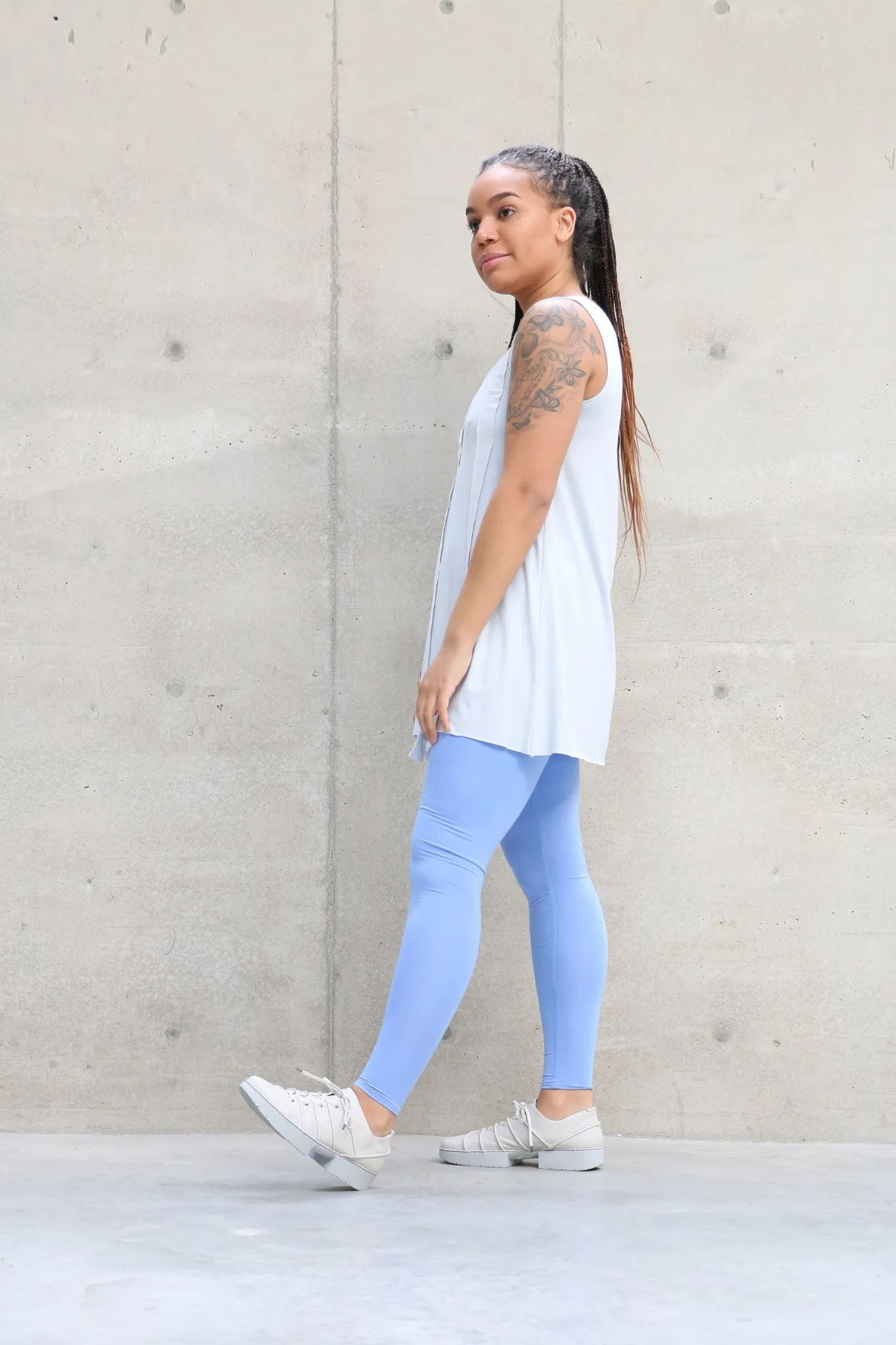 NRK Sleeveless Nar Top (2 Colors)