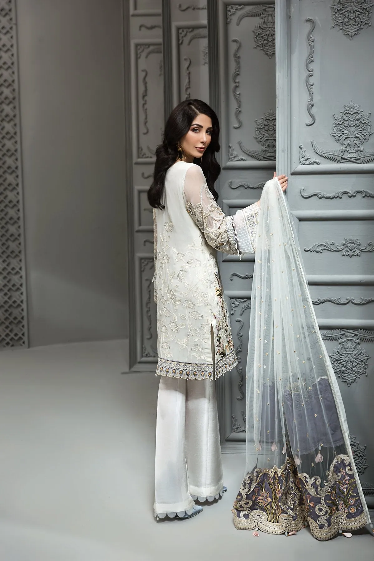 Pakistani White Chiffon Dress for Party #J4349