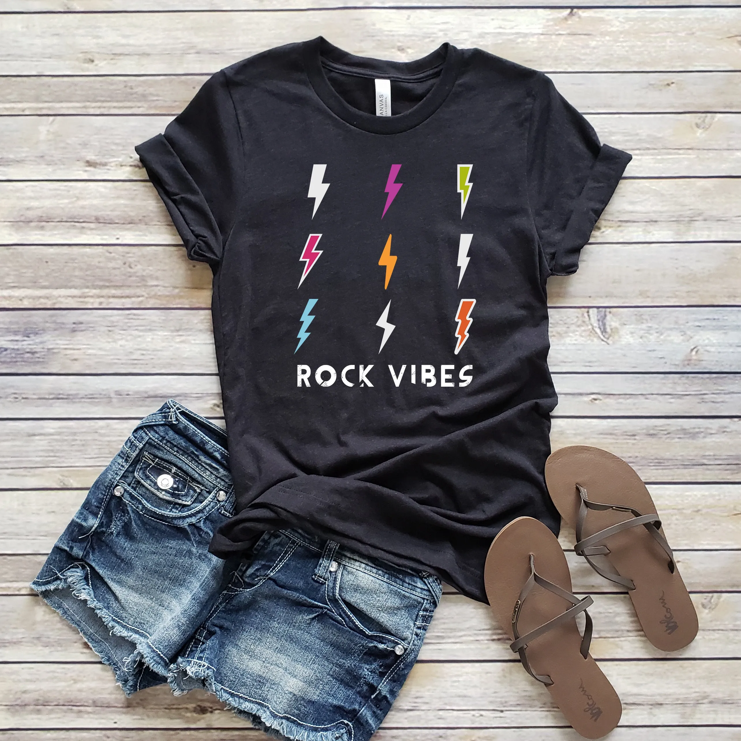 ROCK VIBES 9 BOLTS TEE